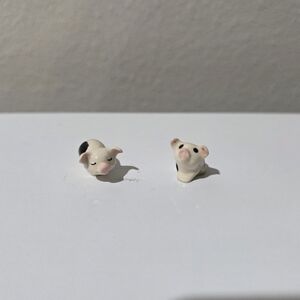 2 Hagen Renaker Piglets Baby Pigs